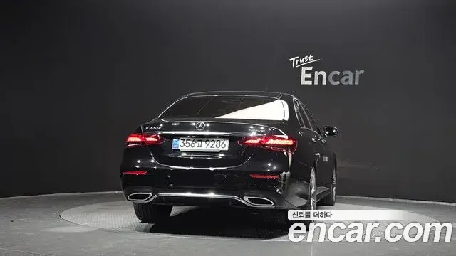 Mercedes-Benz E-Class 2021 — Фото 4/20