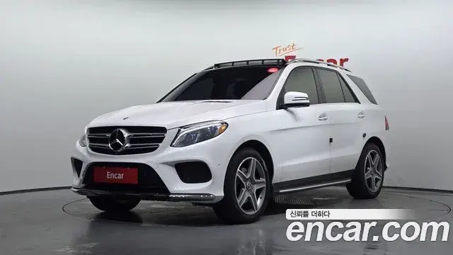 Mercedes-Benz GLE-Class 2018 — Photo 11/20