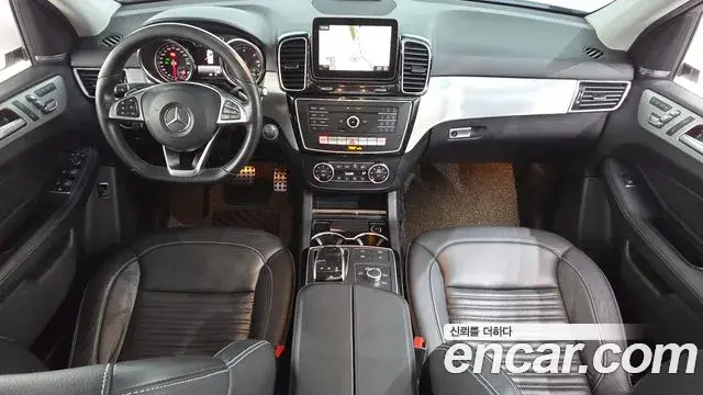 Mercedes-Benz GLE-Class 2018 — Photo 2/20