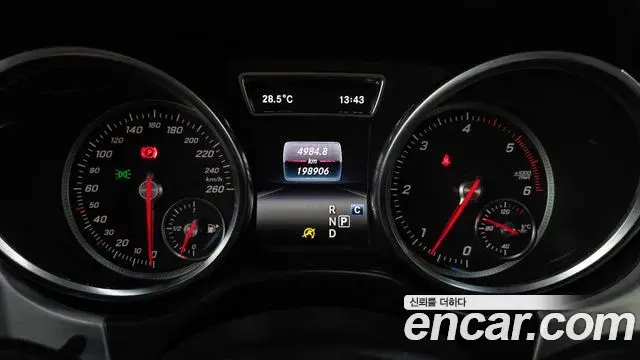 Mercedes-Benz GLE-Class 2018 — Photo 6/20