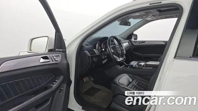 Mercedes-Benz GLE-Class 2018 — Photo 7/20
