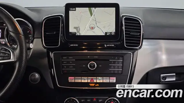 Mercedes-Benz GLE-Class 2018 — Photo 3/20