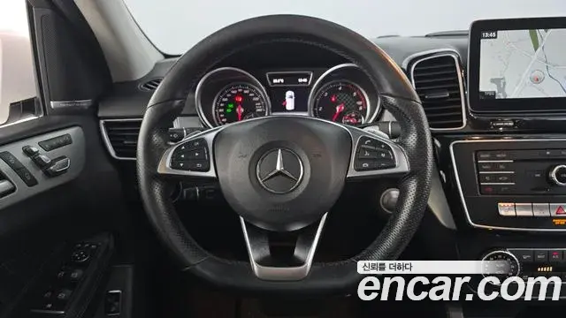 Mercedes-Benz GLE-Class 2018 — Photo 13/20