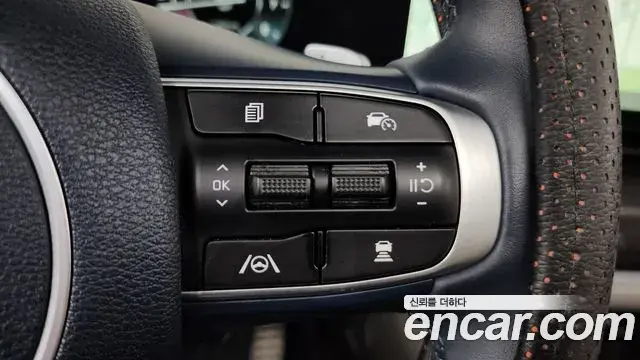 Kia Sportage 2023 — Фото 16/20