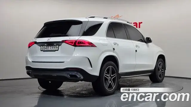 Mercedes-Benz GLE-Class 2019 — Şəkil 7/20
