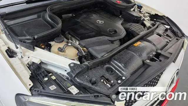 Mercedes-Benz GLE-Class 2019 — Şəkil 10/20