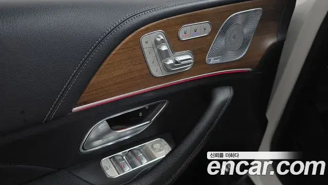Mercedes-Benz GLE-Class 2019 — Şəkil 8/20