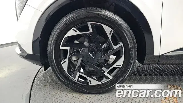 Kia Sportage 2022 — Şəkil 27/33