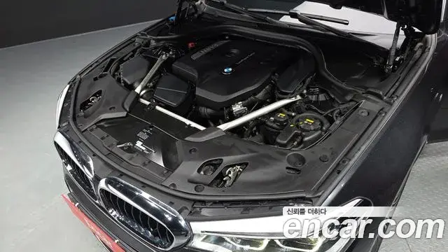 BMW 5 Series 2018 — Фото 6/20