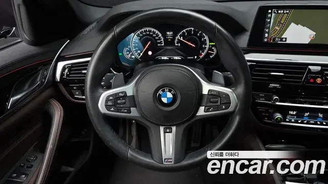 BMW 5 Series 2018 — Фото 13/20