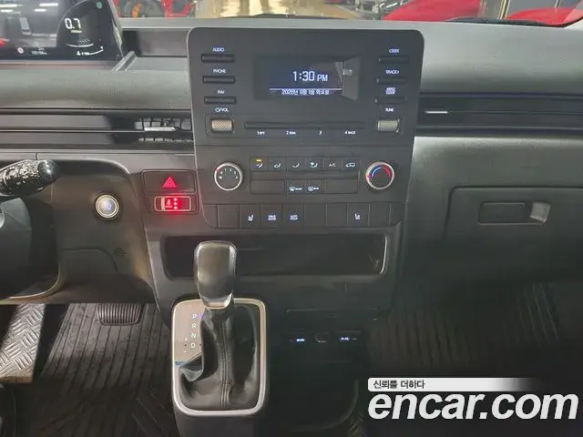 Hyundai Staria 2023 — Фото 12/17