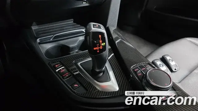 BMW 3 Series 2018 — Фото 9/20