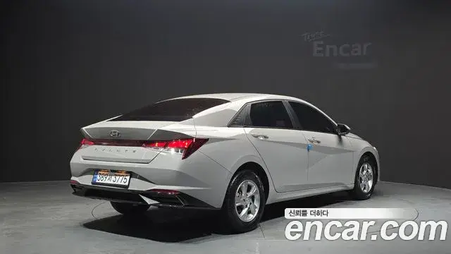 Hyundai Avante 2021 — Фото 1/20