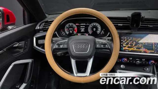 Audi Q3 2020 — Фото 13/20