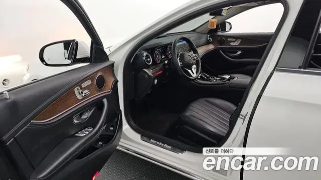 Mercedes-Benz E-Class 2019 — Фото 10/20