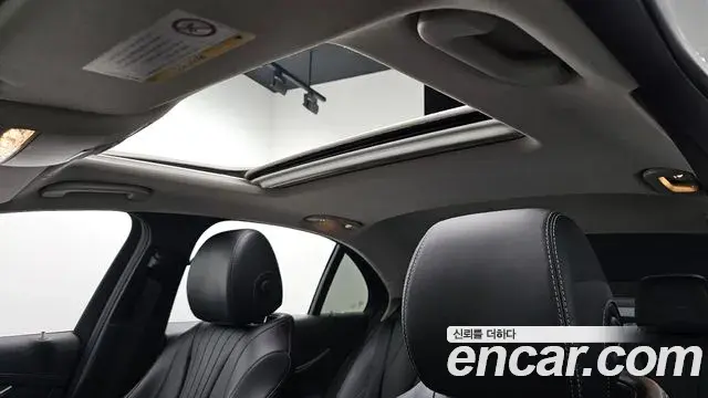 Mercedes-Benz E-Class 2019 — Фото 17/20