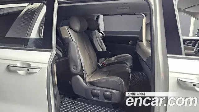 Kia Carnival 2024 — Şəkil 28/36