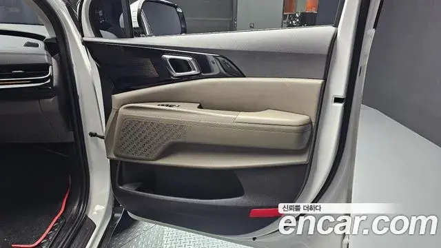 Kia Carnival 2024 — Şəkil 17/36