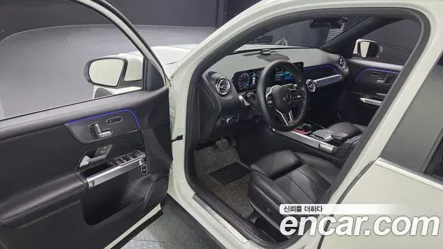 Mercedes-Benz GLB-Class 2021 — Фото 10/20