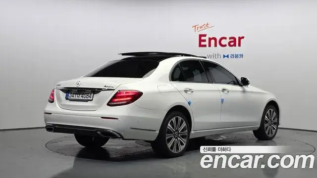 Mercedes-Benz E-Class 2020 — Фото 2/20