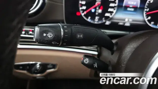Mercedes-Benz E-Class 2020 — Фото 17/20