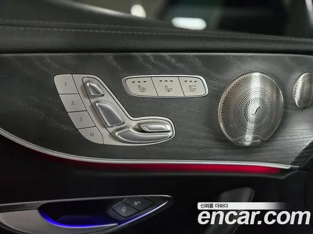 Mercedes-Benz E-Class 2022 — Фото 11/17