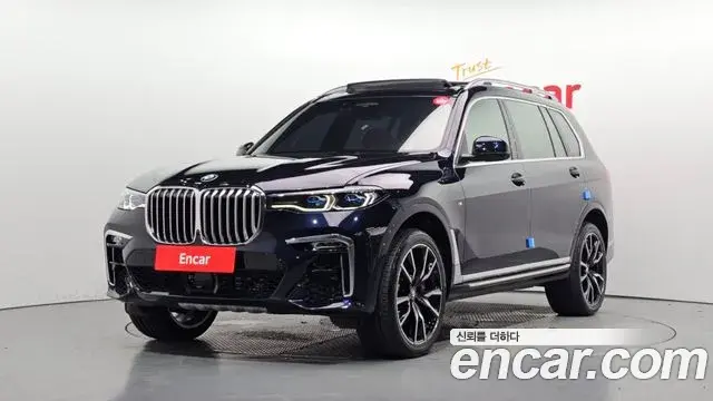 BMW X7 2022 — Фото 1/20