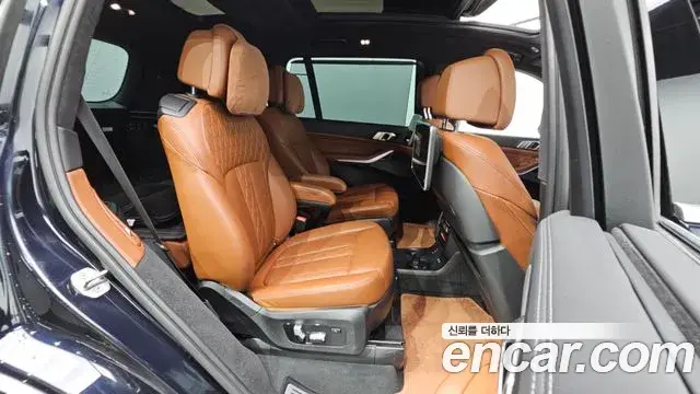 BMW X7 2022 — Фото 11/20
