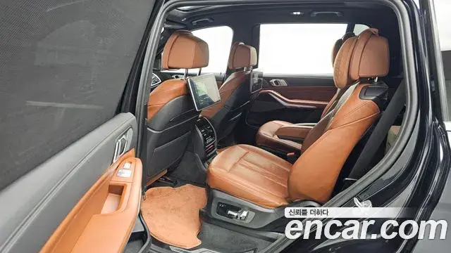 BMW X7 2022 — Фото 12/20
