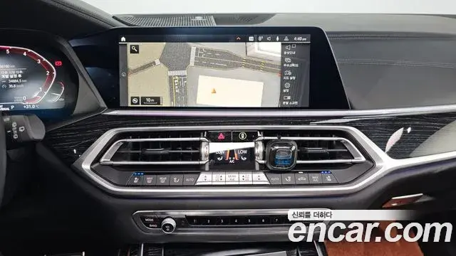 BMW X7 2022 — Фото 14/20