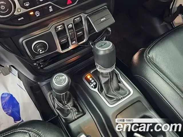 Jeep Wrangler 2019 — Фото 6/20