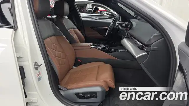 BMW 5 Series 2023 — Фото 10/20