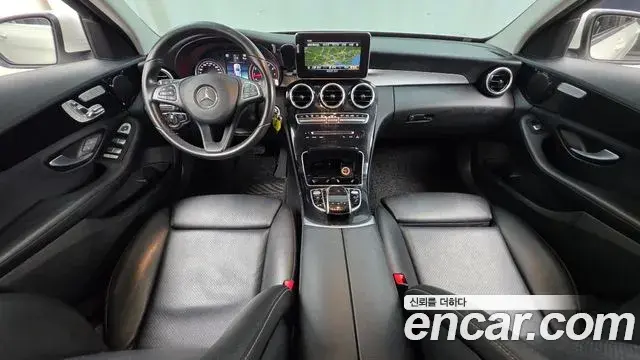 Mercedes-Benz C-Class 2018 — Фото 7/20
