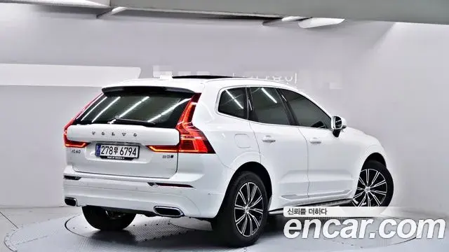 Volvo XC60 2021 — Фото 2/20