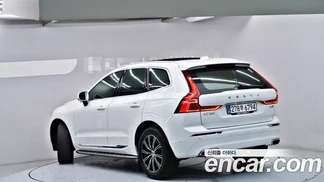 Volvo XC60 2021 — Фото 4/20