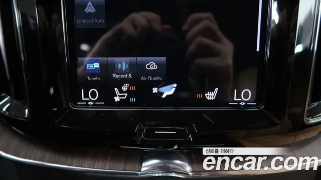 Volvo XC60 2021 — Фото 11/20