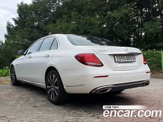 Mercedes-Benz E-Class 2019 — Фото 2/17