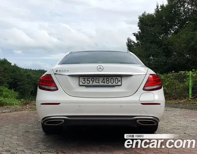 Mercedes-Benz E-Class 2019 — Фото 4/17