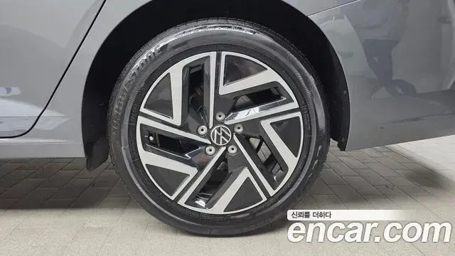 Volkswagen Jetta 2022 — Photo 27/31