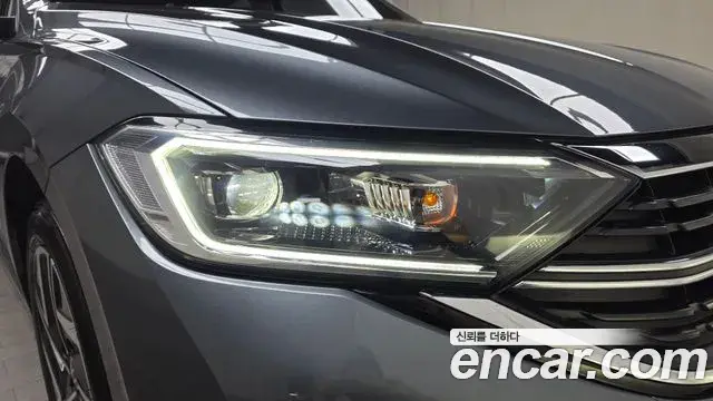 Volkswagen Jetta 2022 — Photo 22/31