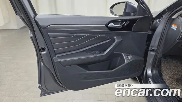 Volkswagen Jetta 2022 — Photo 11/31