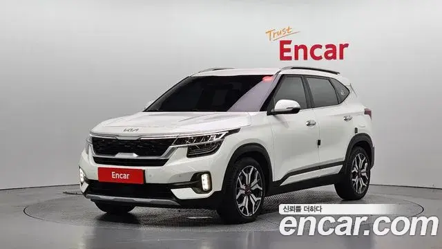 Kia Seltos 2021 — Фото 1/20