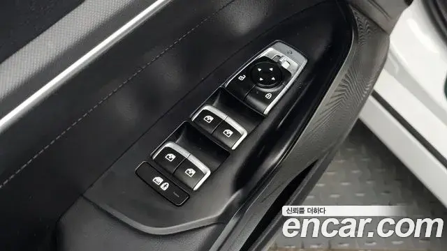 Kia K5 2020 — ფოტო 13/31
