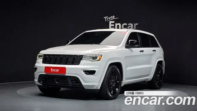 Jeep Grand Cherokee 2019 — Фото 1/20