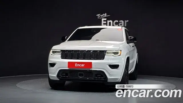 Jeep Grand Cherokee 2019 — Фото 3/20
