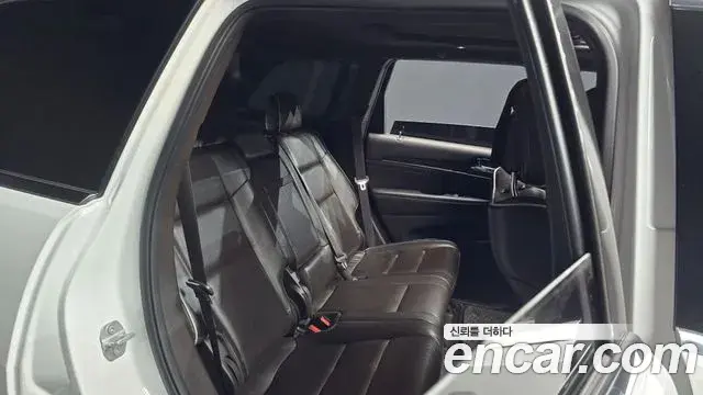 Jeep Grand Cherokee 2019 — Фото 12/20