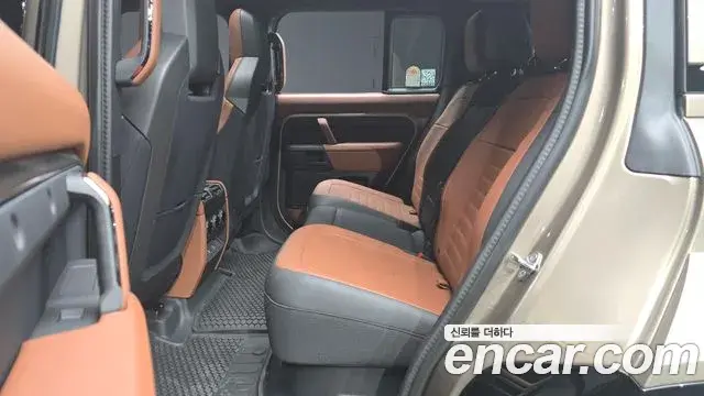 Land Rover Defender 2025 — Фото 12/20