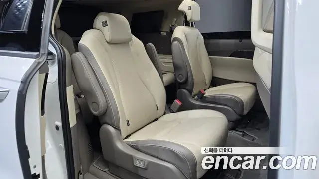 Kia Carnival 2022 — Фото 11/20