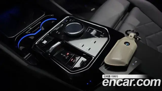 BMW 5 Series 2025 — Фото 9/20
