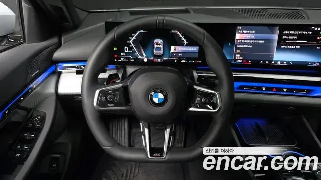 BMW 5 Series 2025 — Фото 14/20